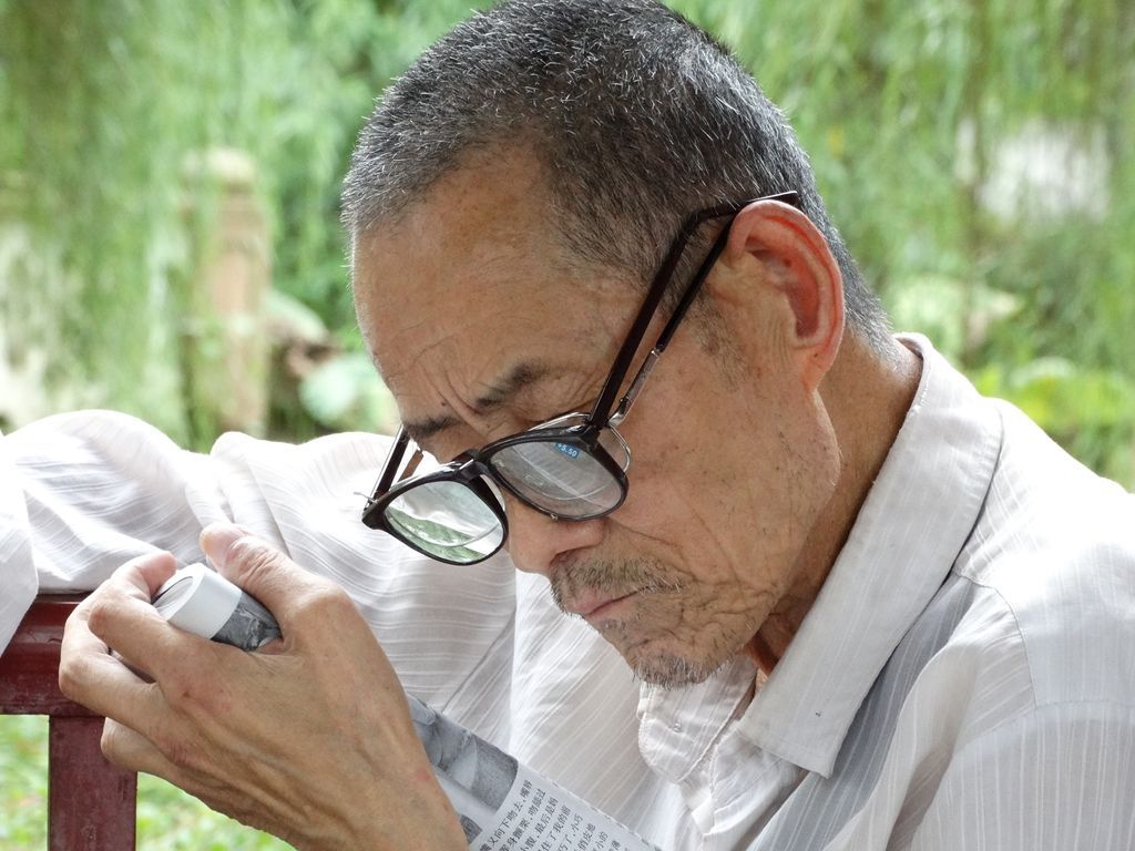 淘汰老花鏡，換戴多焦鏡，近視老花只需一副