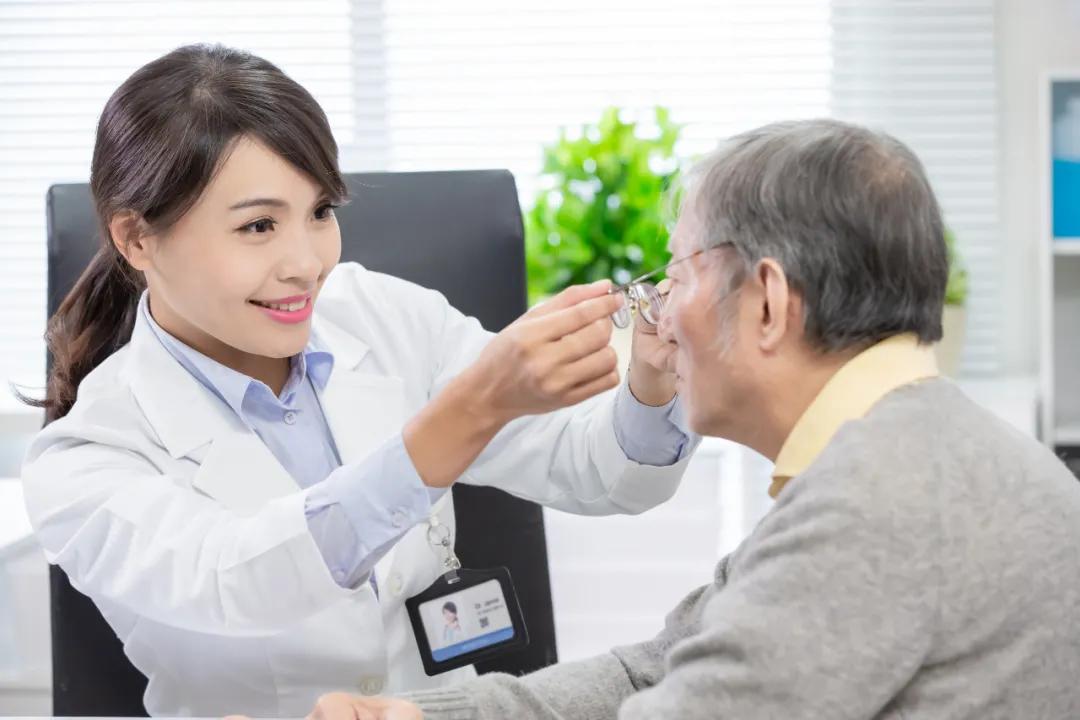網(wǎng)上直接買的老花鏡，能戴嗎？
